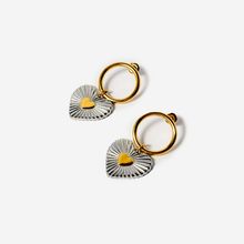 Product image of ტიტანის მოოქროვილი საყურე გულის ფორმით