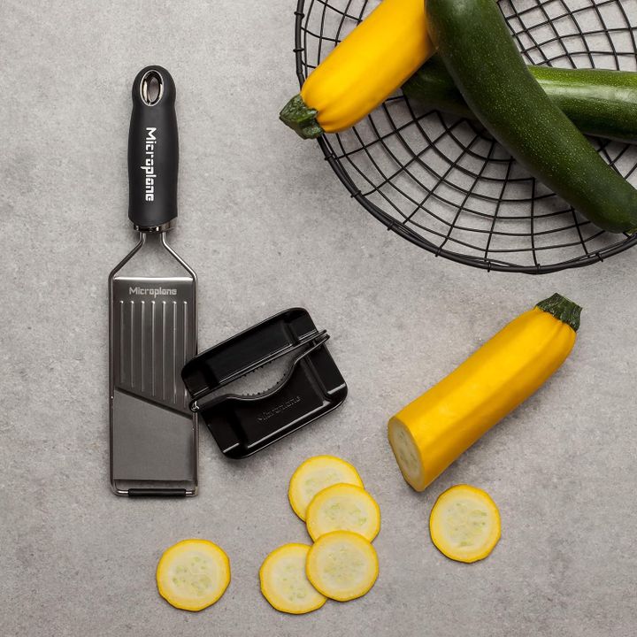 microplane-45047e-hand-guard-protector-for-slicers-and-graters-plastic-black-khelis-damtsavi-photo-3