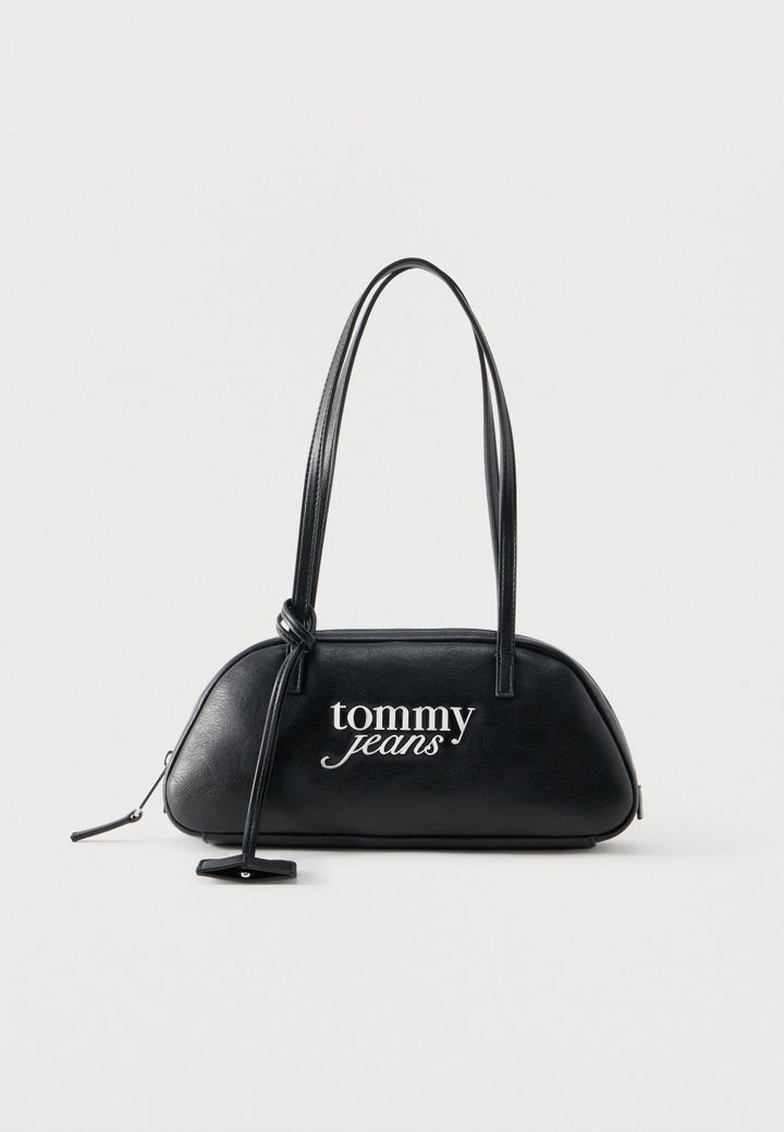 tommy-jeans-bold-shoulder-bag-khelchanta