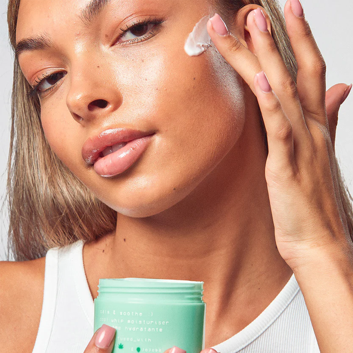 glow-hub-calm-soothe-cool-whip-moisturiser-50gr-sakhis-damatenianebeli-photo-3