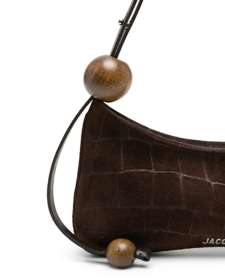 jacquemus-bisou-perle-niangis-teqsturiani-tqavis-chanta-photo-4