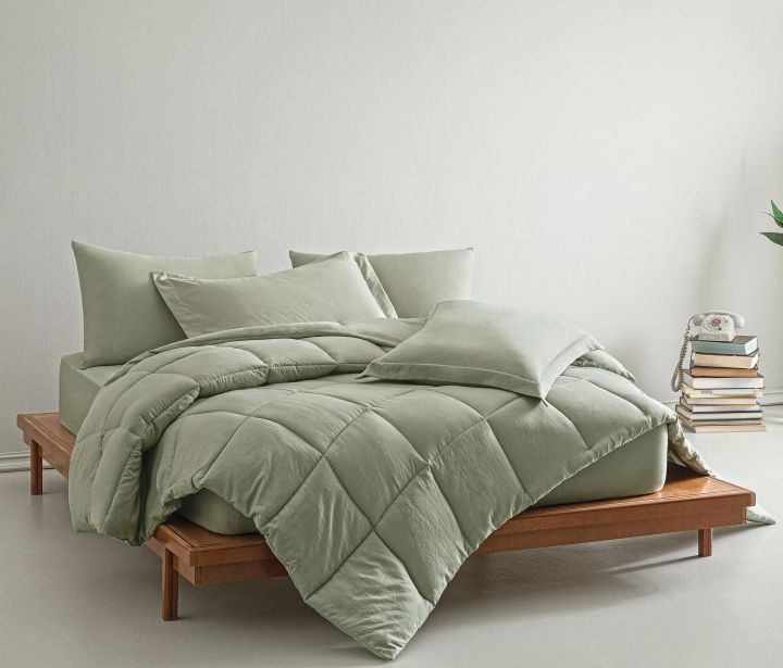 puffy-mabel-155x215sm-tetreulis-nakrebi