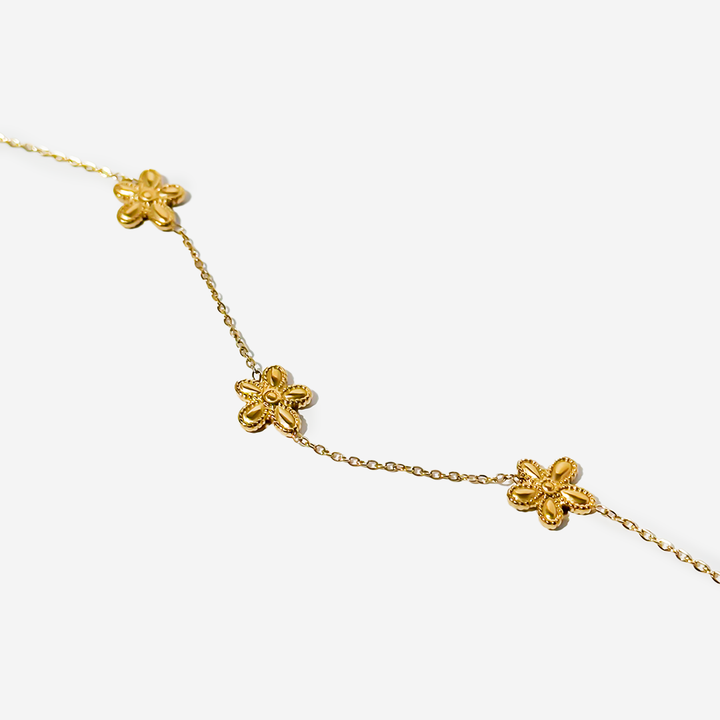 titanis-mooqrovili-fekhis-samajuri-qvavilis-formit