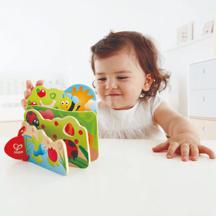 hape-babys-bug-book-chvilis-satamasho-tsigni-photo-3