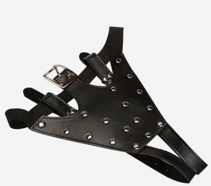 erotic-harness-photo-4