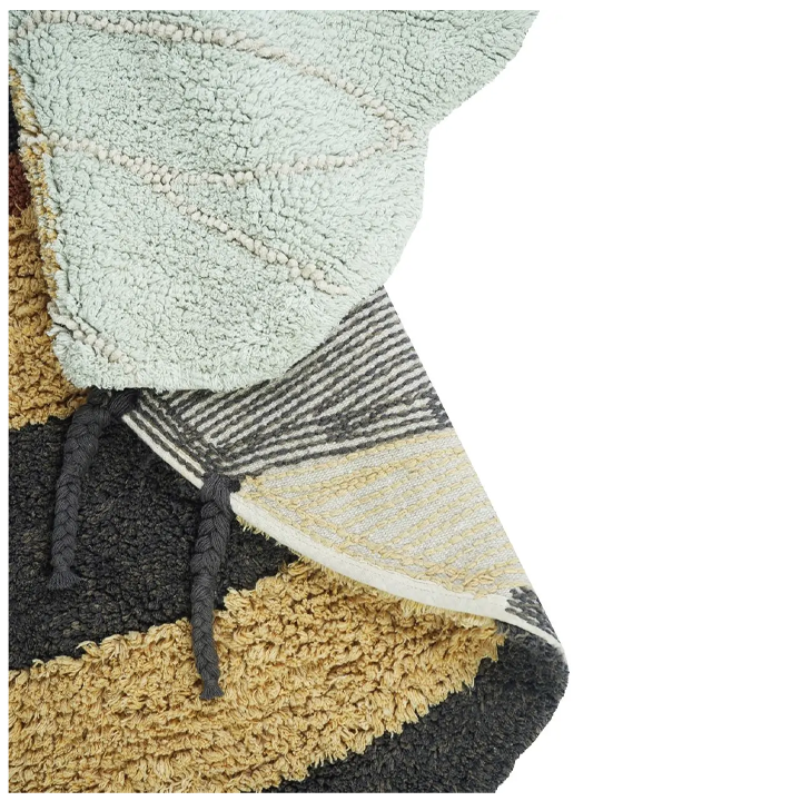 lorena-canals-bee-khelnaketi-sabavshvo-khalicha-photo-3