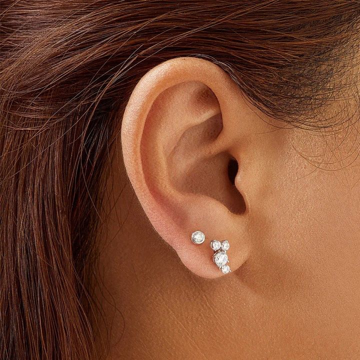 ania-haie-e059-03h-saqure-photo-2