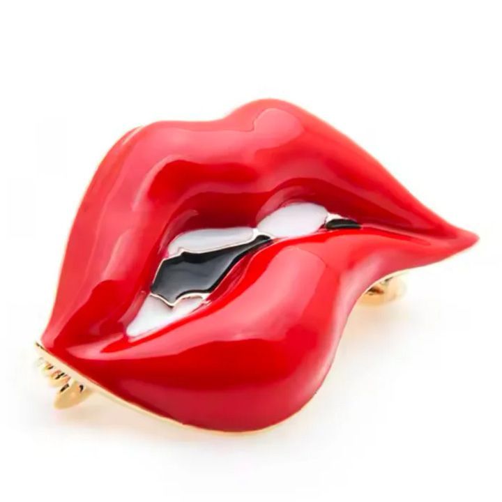 frida-scarlet-bite-broshi-photo-2