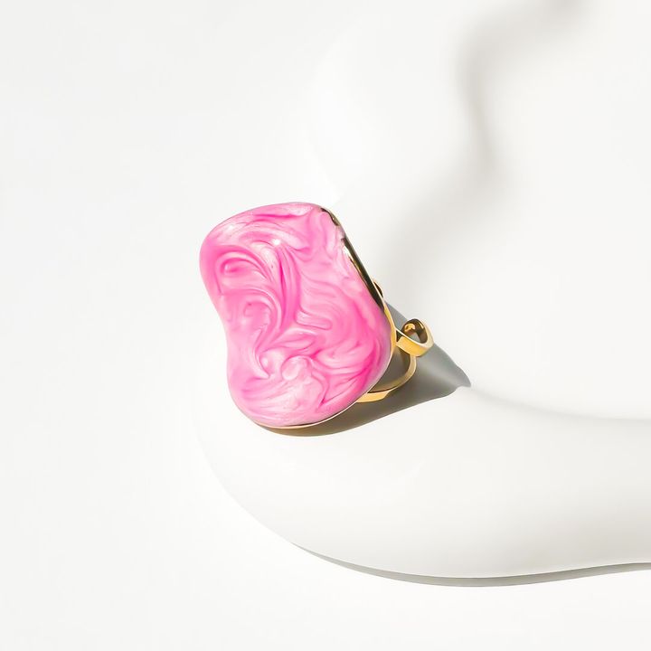 titanis-mooqrovili-vardisferi-bechedi