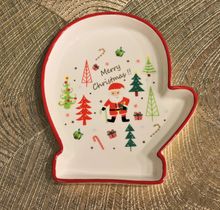 Product image of საახალწლო თეფში - თათის ფორმის 23.3*19.3*3.5სმ