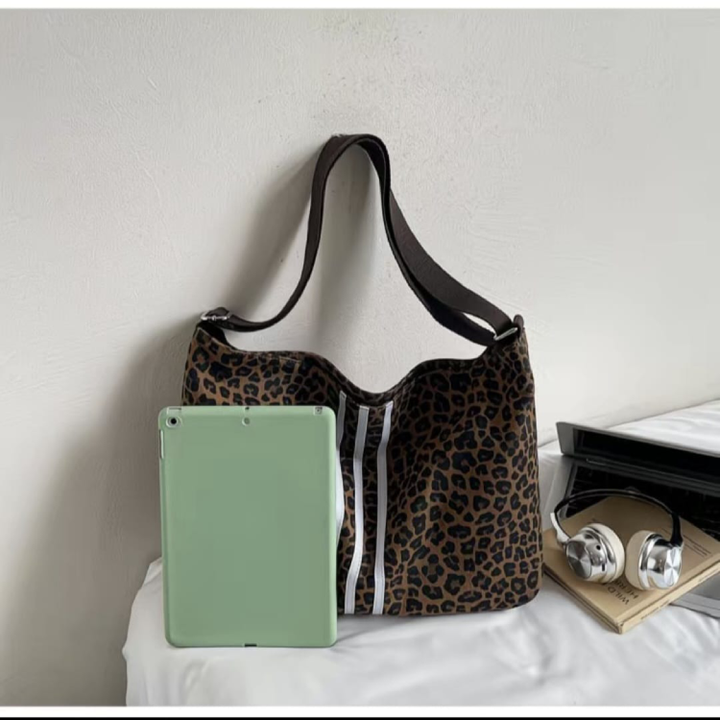 adidas-mkhris-chanta-leopardis-printit-photo-2