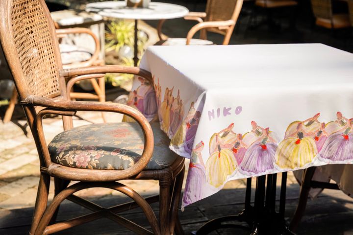 lilat-home-niko-tsetskhladze-x-lilat-houm-qviteli-balerinebi-sufra-photo-2