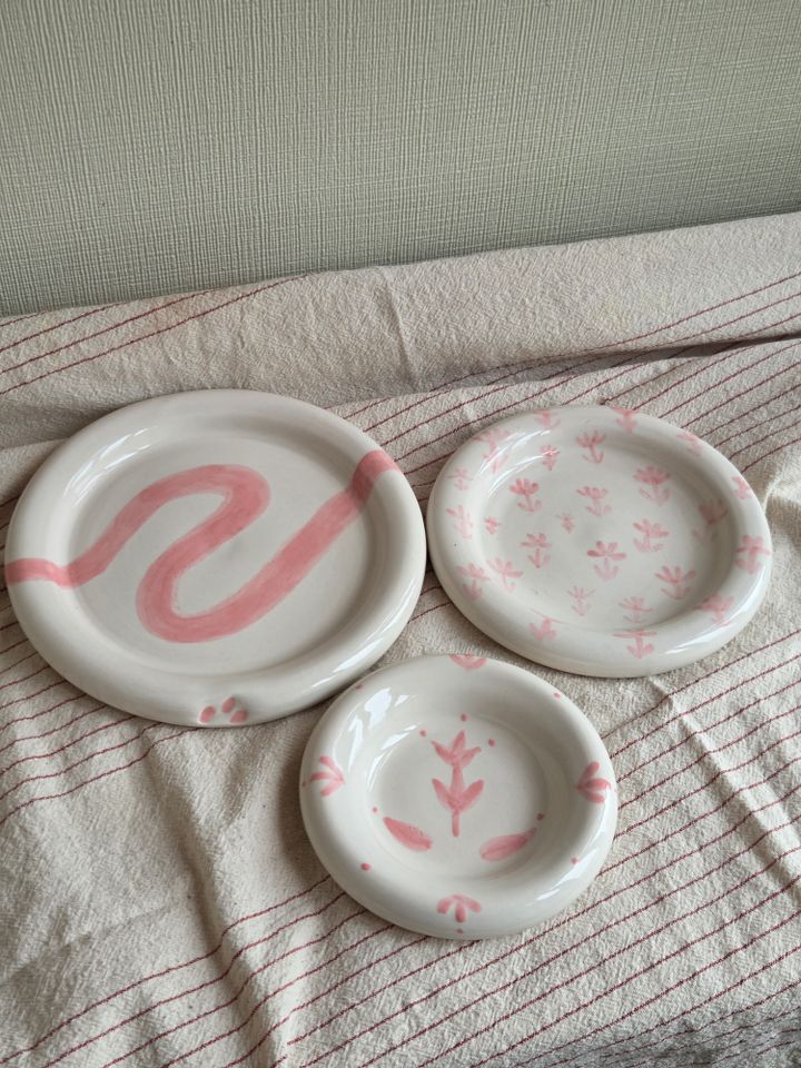 clay-and-whiskers-khelnaketi-keramikis-tefshebis-nakrebi-photo-3