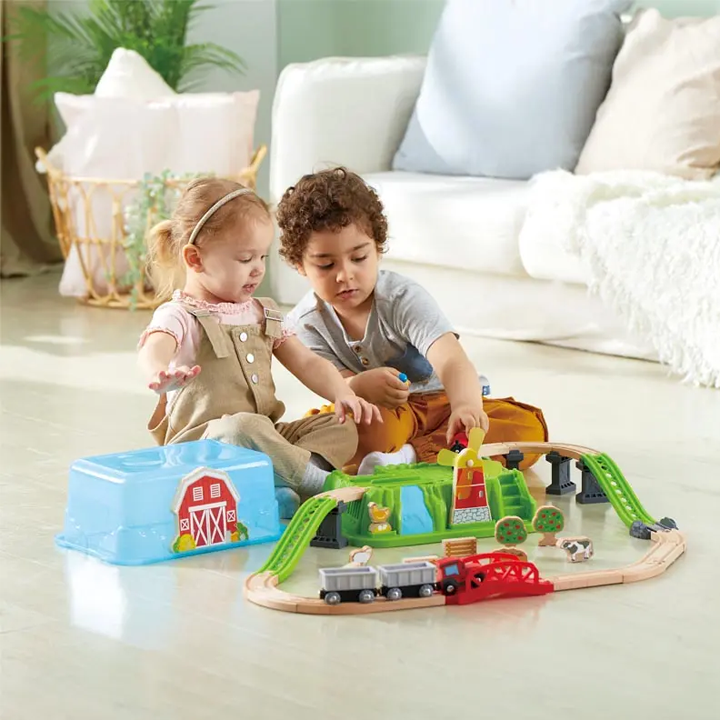 hape-farmyard-train-bucket-set-satamasho-trasa-photo-3