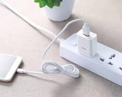 remax-damteni-rp-u14-lightning-white-photo-3