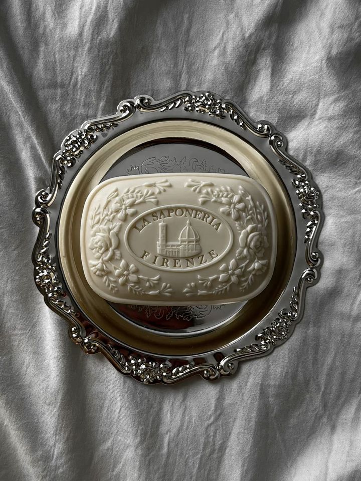 chiqis-dasadgami-metalis-vintazhuri-d20-metal-accents