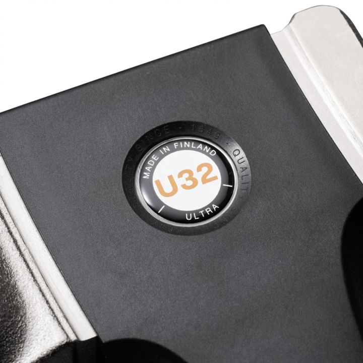 fiskars-ultra-splitting-axe-u32-najakhi-photo-2