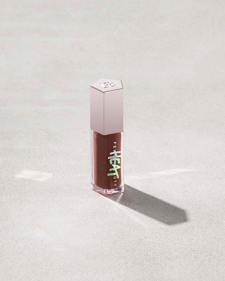fenty-beauty-gloss-bomb-hot-chocolit-heat-04-tuchis-glosi-photo-2