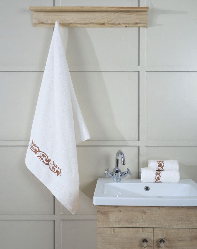 pirsakhotsi---elain-embroidered-bath-towel-ecru-75x150