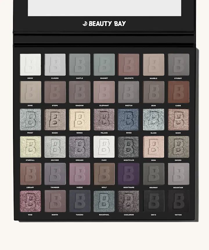 beauty-bay-smoky-42-colour-palette-tvalis-chrdilebis-paleti