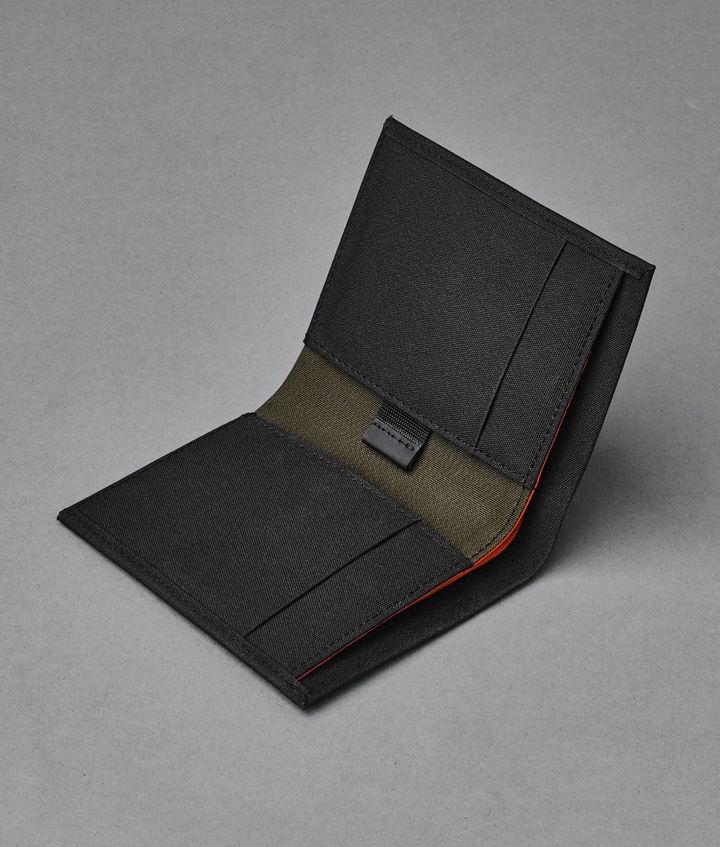 alpaka-ark-bifold-cash-wallet-black-axoflux-300d-safule-photo-2