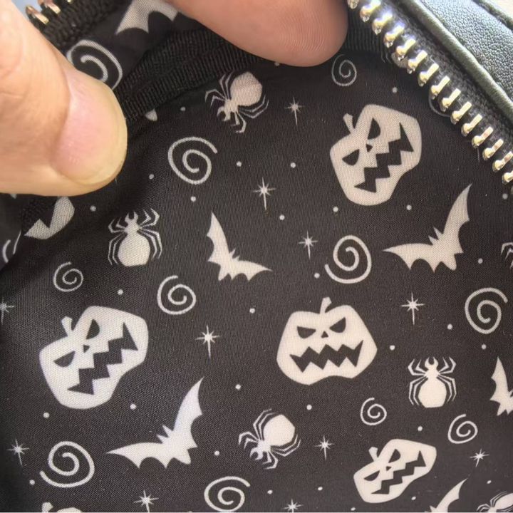 film-house-nightmare-bedore-christmas-jack-loungefly-zurgchanta-photo-3