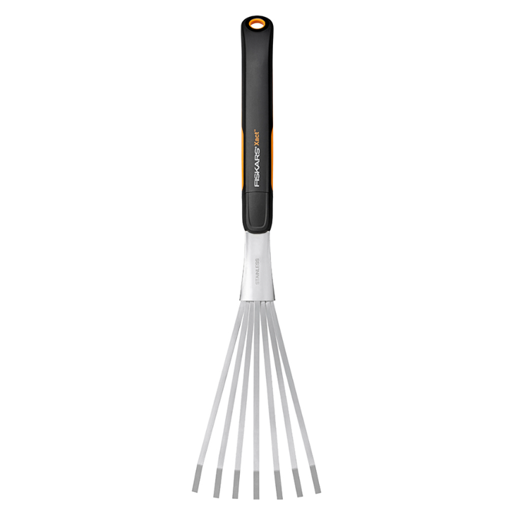 fiskars-xact-hand-rake-fotskhi