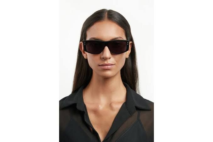 isabel-marant-black-sunglasses-mzis-satvale-photo-3