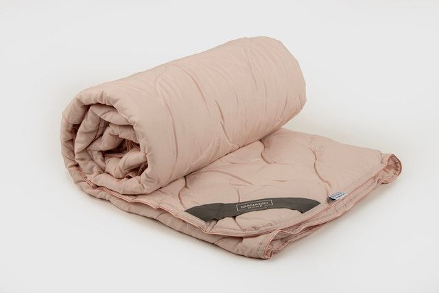 manamo-tencel-sabani-tenselis-vardisferi-ert-satsoliani-155x215-sm-photo-2