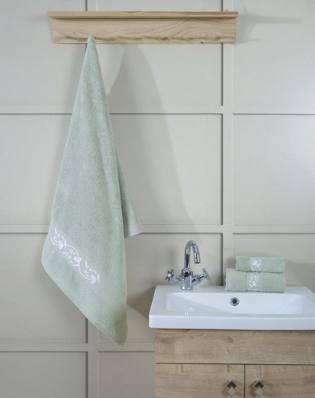 pirsakhotsi---elain-embroidered-bath-towel-cameo-75x150