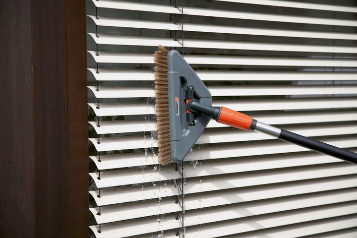 chotqi-wash-brush-with-elbow-joint-gardena-photo-2