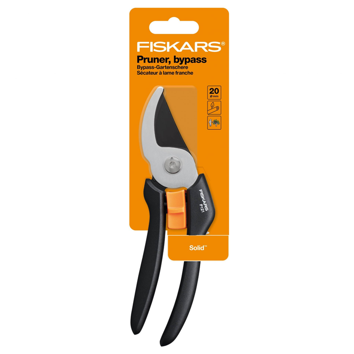 fiskars-solid-pruner-bypass-p121-sekatori