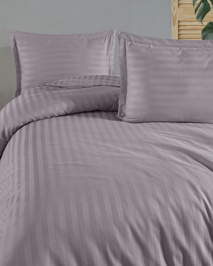 manamo-satinis-tetreulis-nakrebi