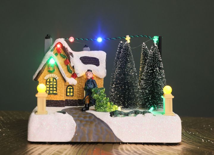 saakhaltslo-sofeli-175512521sm-musikaluri-ganatebit-usbelementi