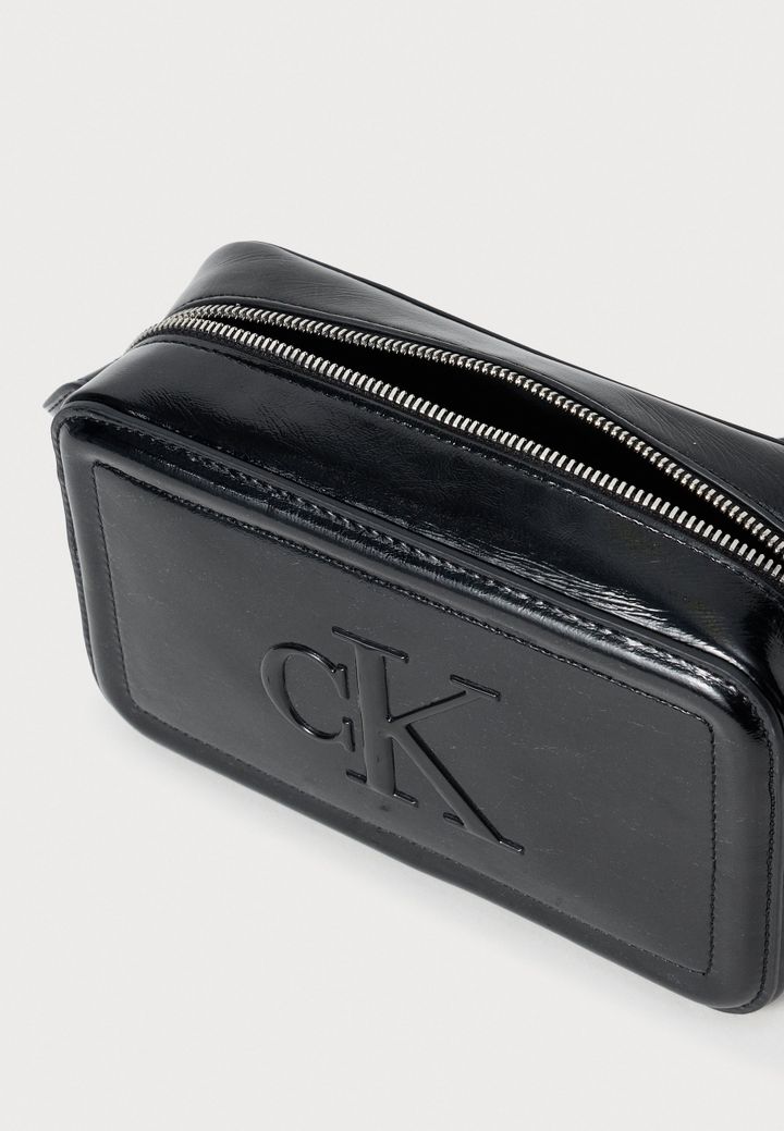 calvin-klein-shoulder-bag-qalis-chanta-photo-3