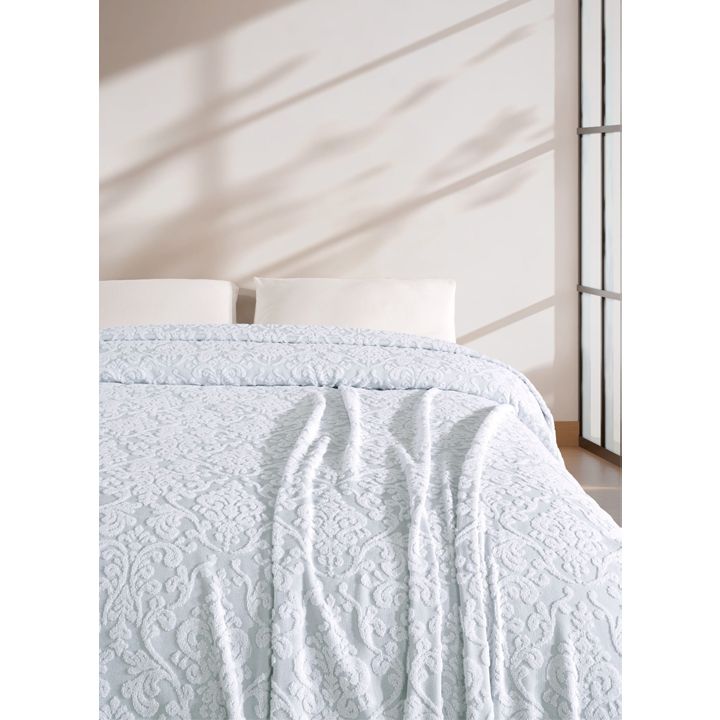 manamo-lily-satsolis-gadasafarebeli-photo-2