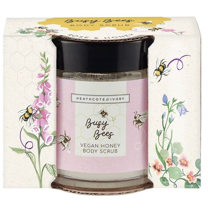 heathcote-ivory-busy-bees-skheulis-skrabi