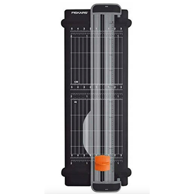fiskars-1004723-a5-giliotinuri-qaghaldis-sachreli
