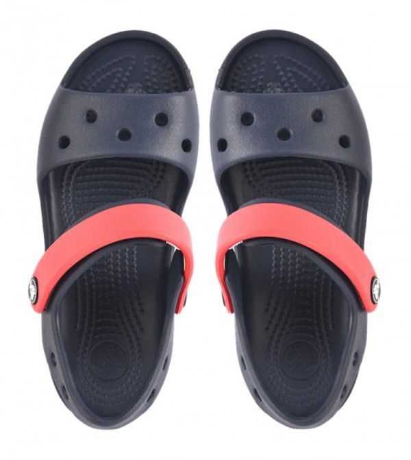 crocs-bavshvis-fekhsatsmeli-photo-4