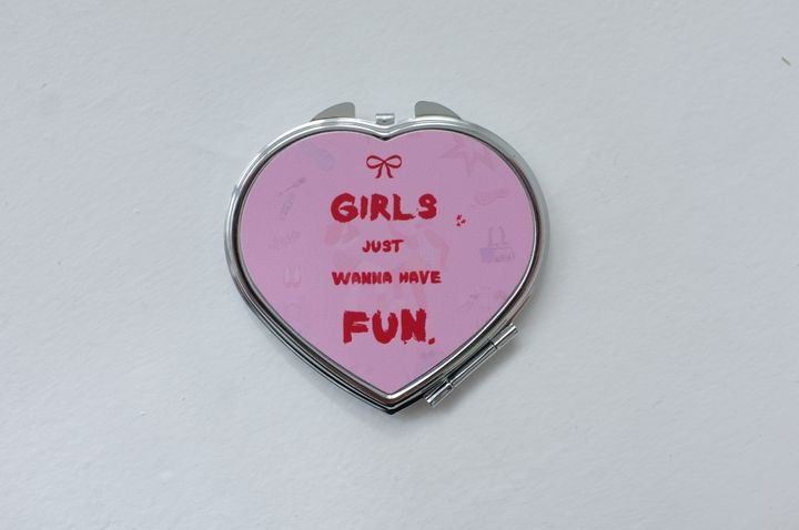 khedva-jibis-sarke-girls-just-wanna-have-you-fun-photo-2