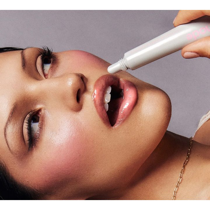 rhode-peptide-lip-treatment-vanilla-tuchis-balzami-photo-3