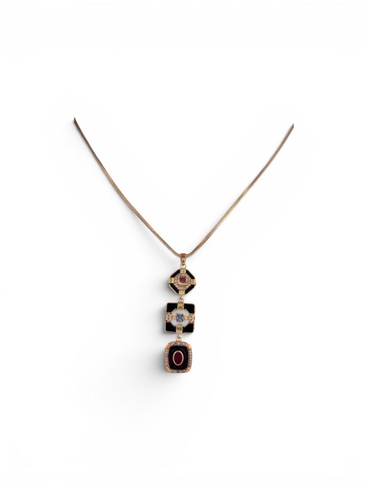 monjewelry-mooqrovili-qelsabami