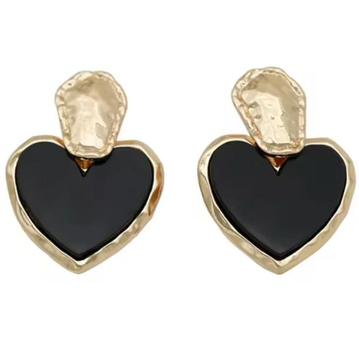 frida-black-amour-saqure