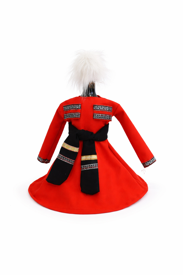 winewear-nanu-007-ghvinis-botlis-dekoratiuli-chokha-kaba-tsiteli-vertskhlisferi-kantit