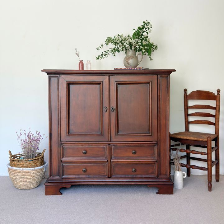 collector-tbilisi-alublis-khis-bufeti-restavrirebuli