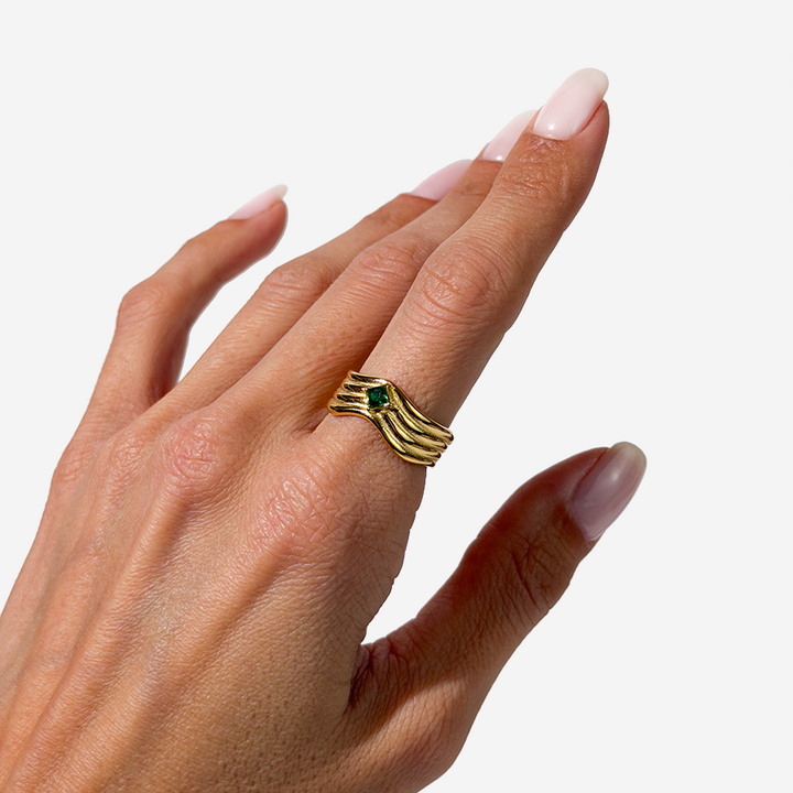 her-store-titanis-mooqrovili-bechedi-mtsvane-tvlit-photo-2