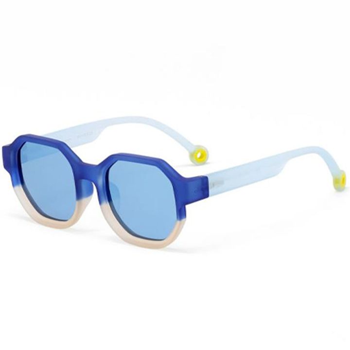 olivio-co-creative-edition-bavshvis-mzis-satvale