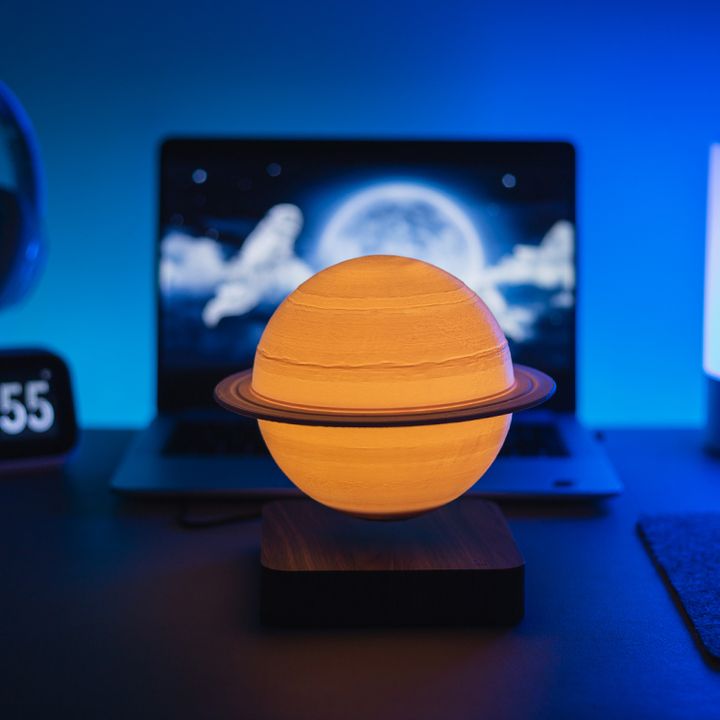 levitating-saturn-lamp-saturnis-magnituri-sanati-photo-4