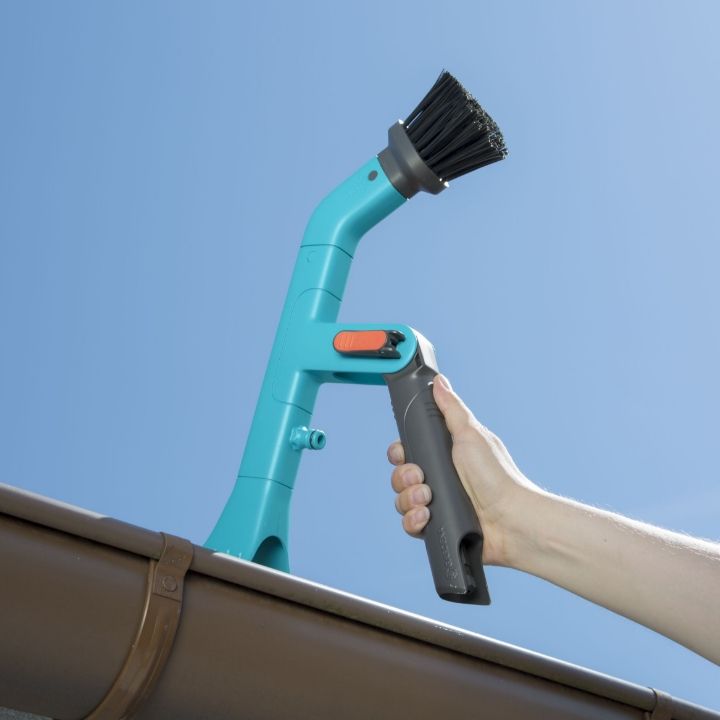 gardena-satsvimari-gharis-satsmendi-combisystem-gutter-cleaner-photo-3