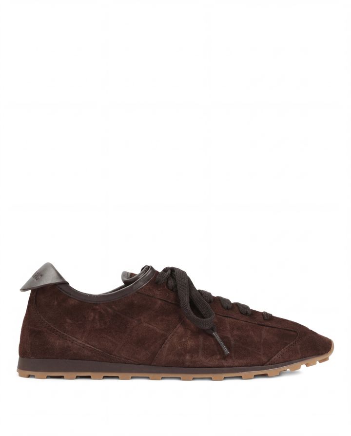 jacquemus-zamshis-tasmiani-sportuli-fekhsatsmeli-photo-3
